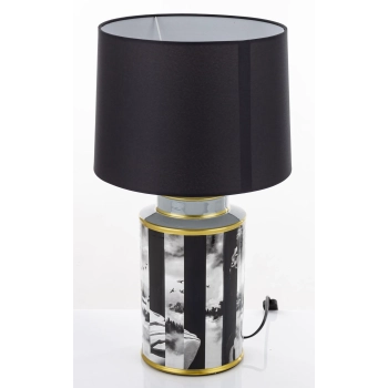 Lampa Z Kloszem(4) Ii Cz.-Prom.