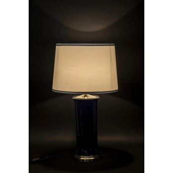 Lampa Z Kloszem (4) Ii Cz.-Prom.