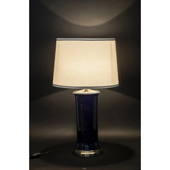 Lampa Z Kloszem (4) Ii Cz.-Prom.