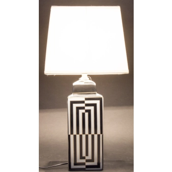 Lampa Z Kloszem Ii Cz.-Prom.