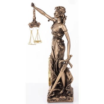 Figura Temida Z Zegarem